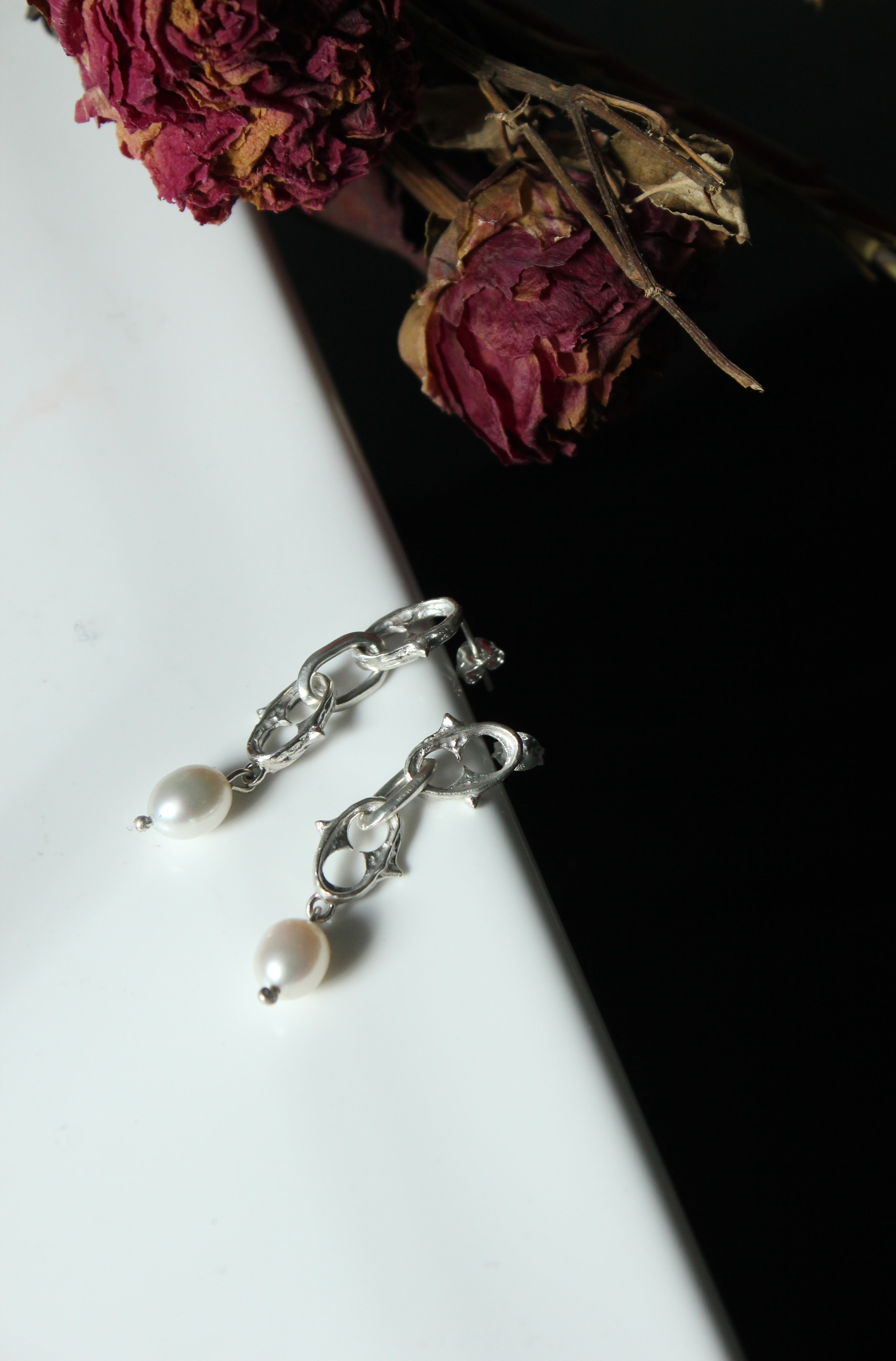 Wraith Pearl Earrings