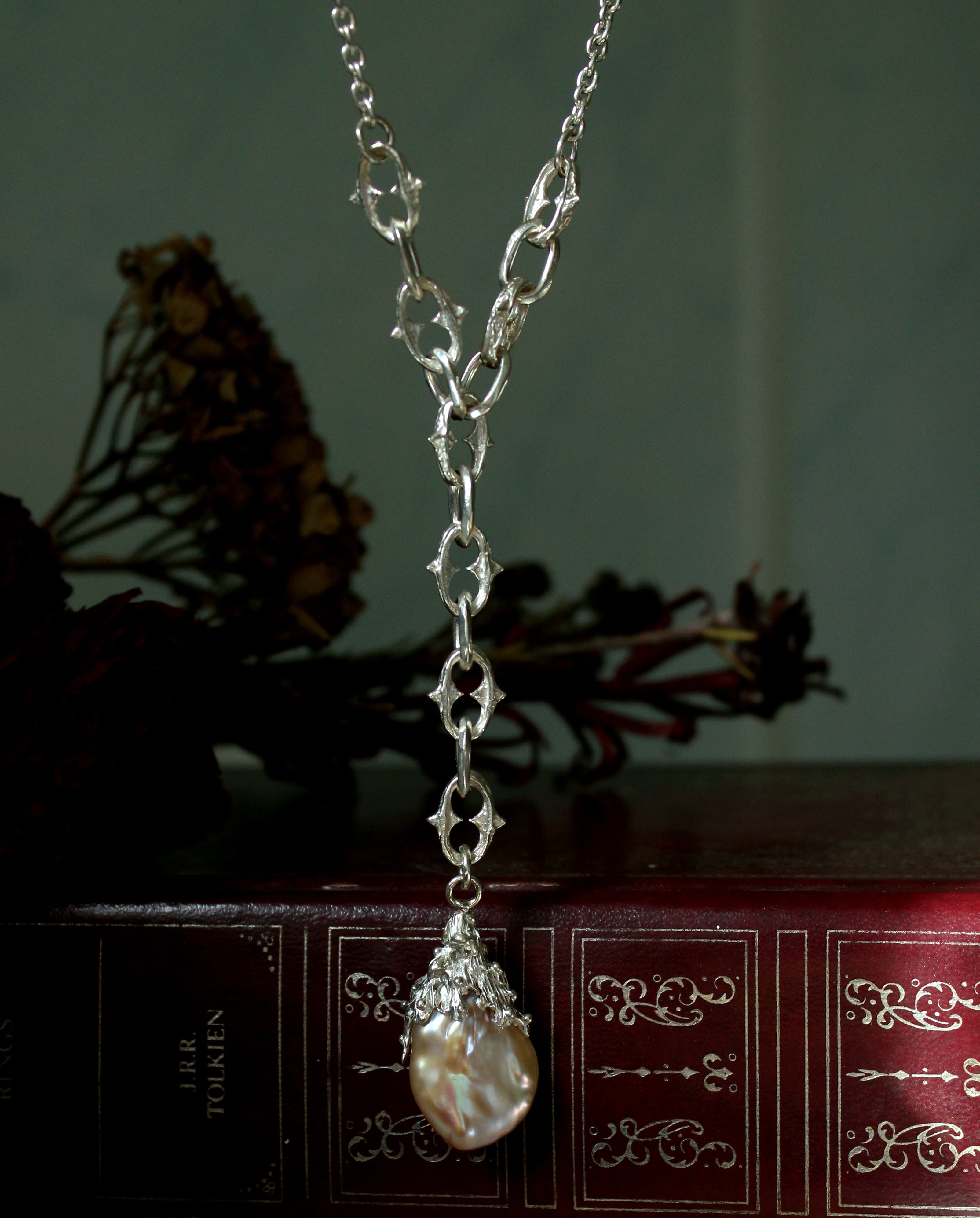 Wraith Drop Chain Pearl Pendant