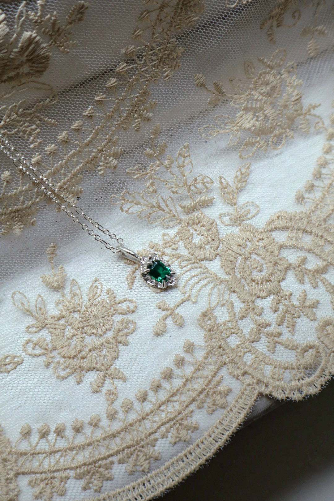 Galadrien Pendant ~ Emerald