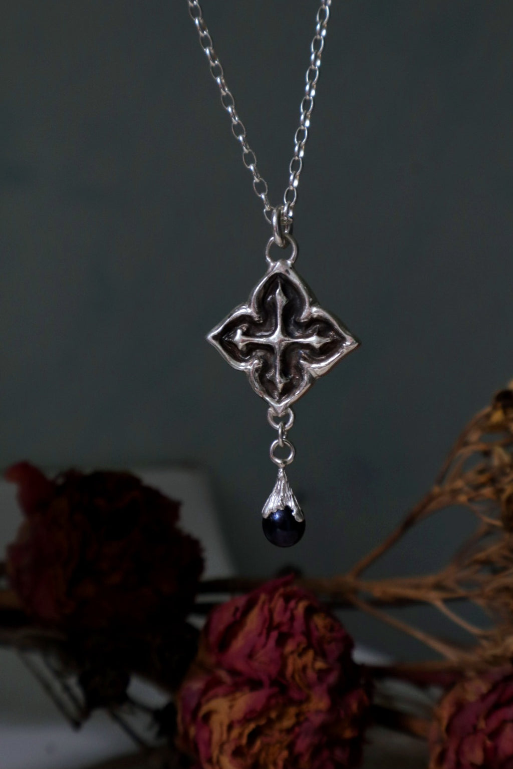 Quatrefoil Midnight Pearl Pendant