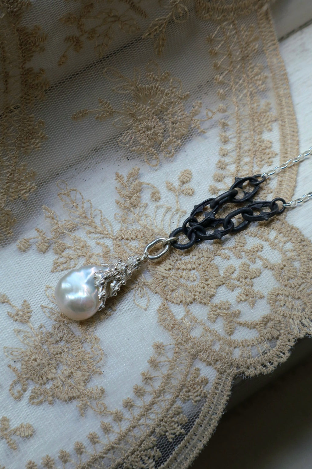 Baroque Pearl Wraith Chain
