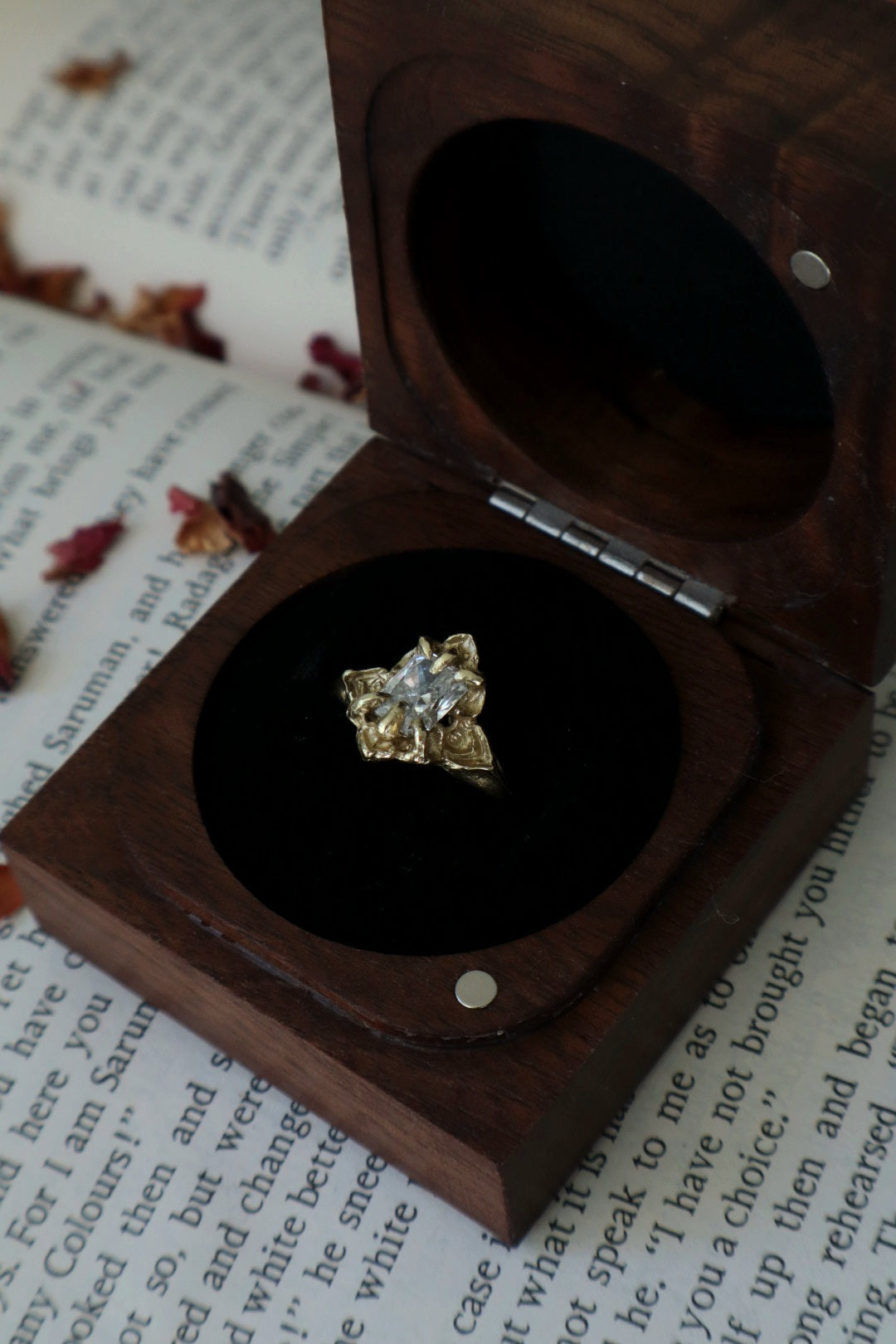 Galadrien Ring - 14ct Yellow Gold & Lab-grown Diamond