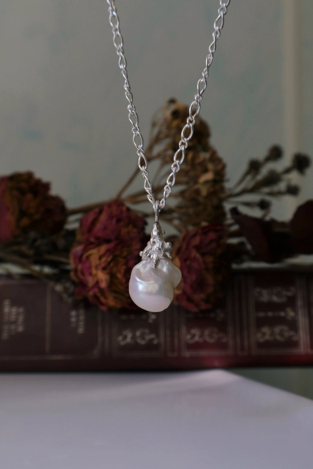 Baroque Pearl Grande Charm I