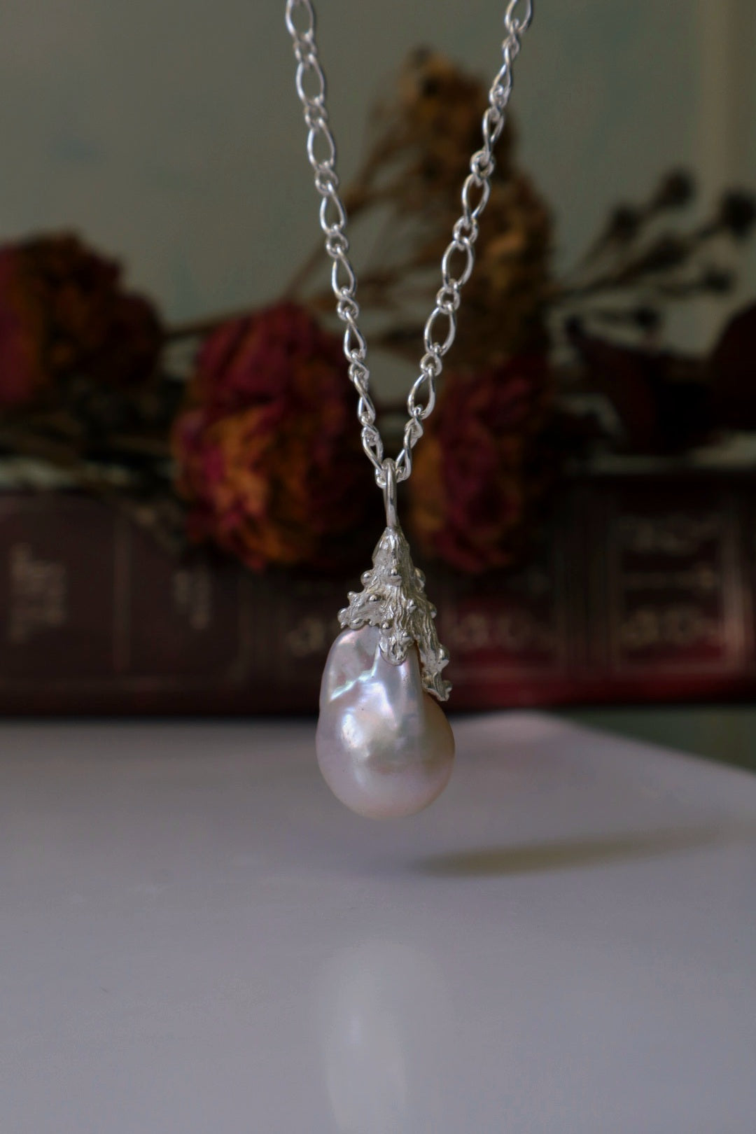 Baroque Pearl Grande Charm II