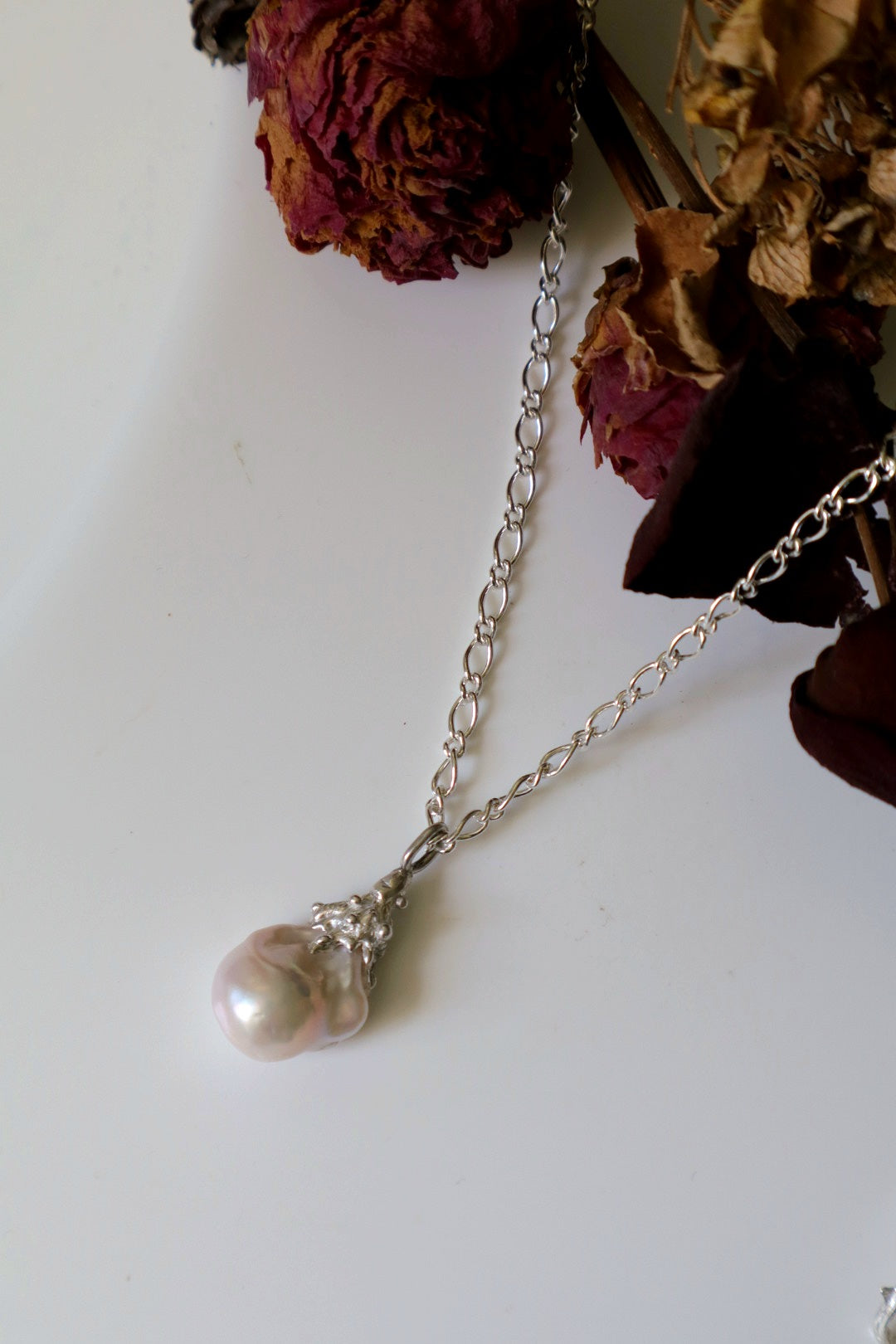 Baroque Pearl Grande Charm I