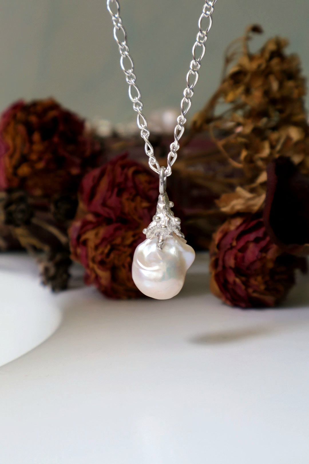 Baroque Pearl Grande Charm I
