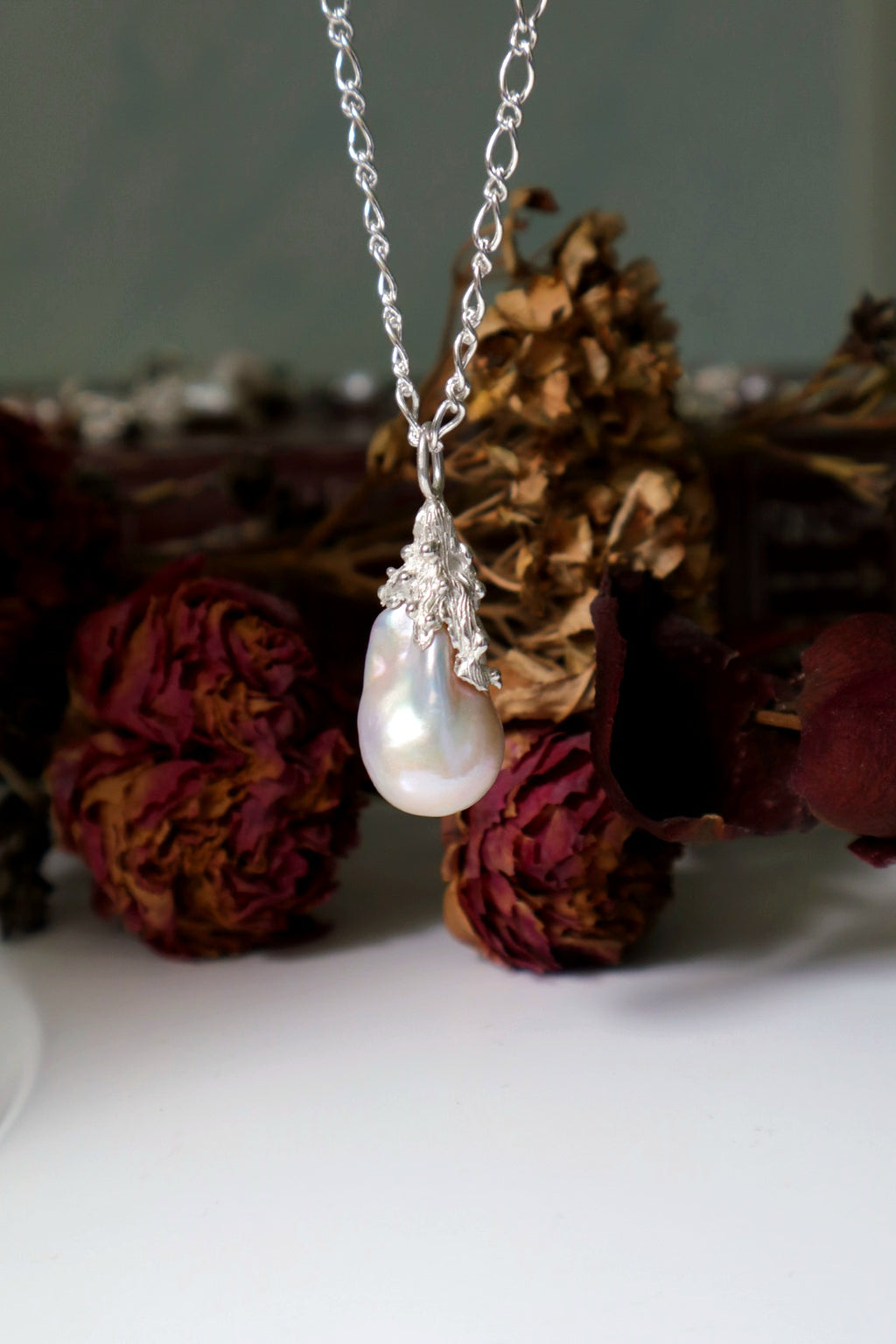 Baroque Pearl Grande Charm II