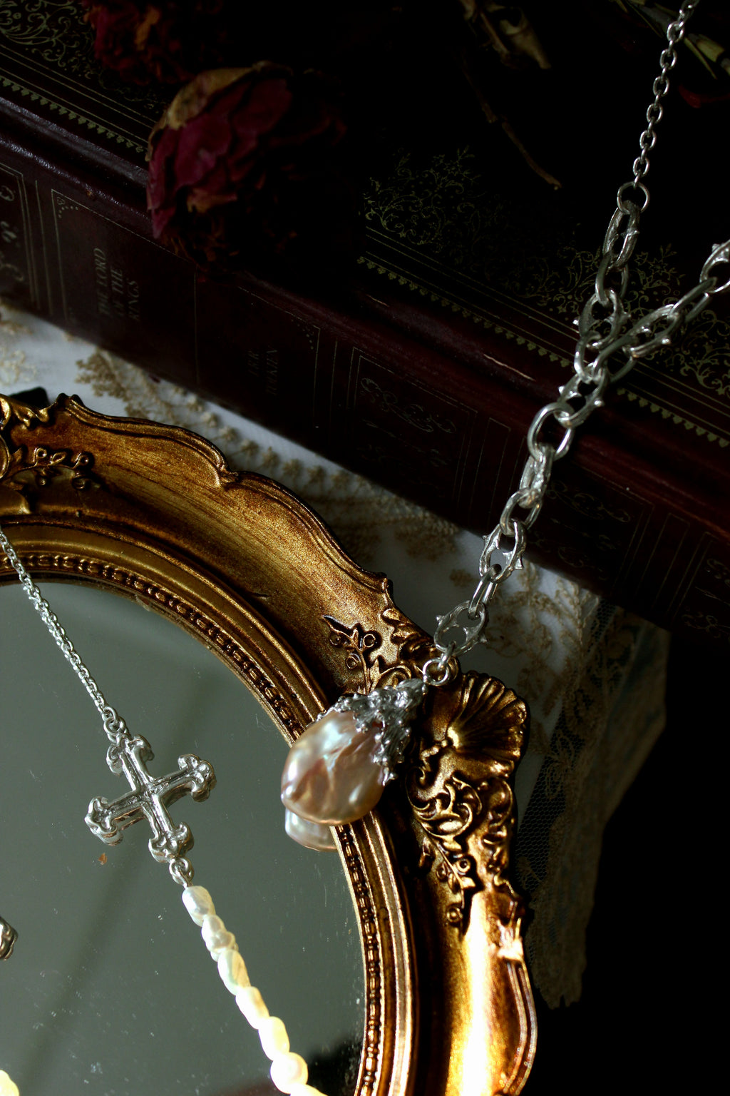 Wraith Drop Chain Pearl Pendant